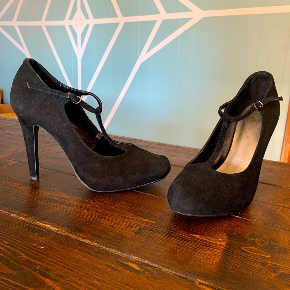 Black guess heels, size 9